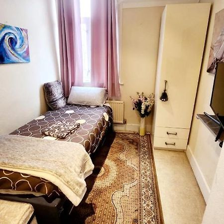 Monalisa Single Room Near Edgware Station Bagian luar foto